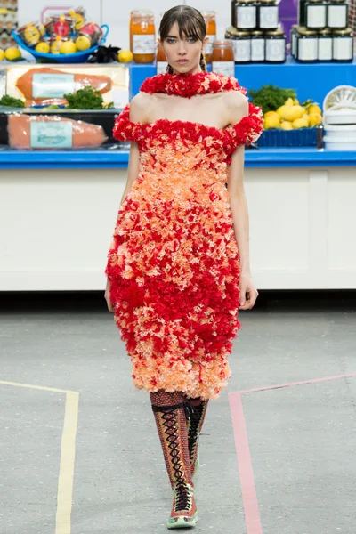 Look 75